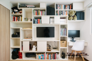 tv display shelves feature